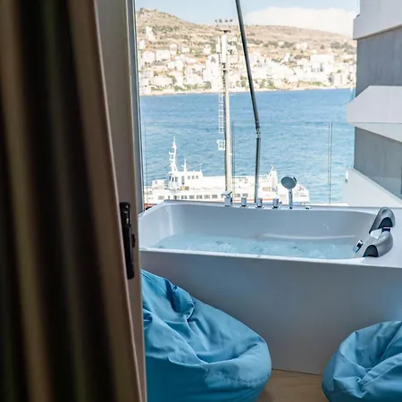 Lägenhet Portside Luxury