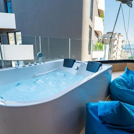 Portside Luxury *