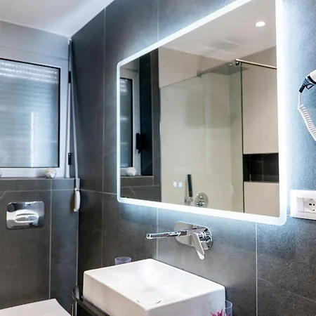 Portside Luxury * Saranda